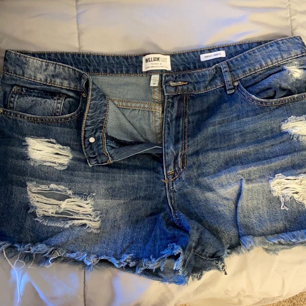 Distressed Jean Shorts Size 32 Perfect shorts